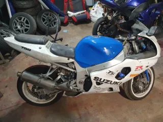 Suzuki gsxr 750 , cambio por enduro de 250 o 450