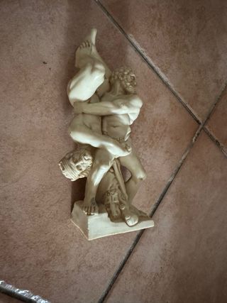 Statua in pietra, beige