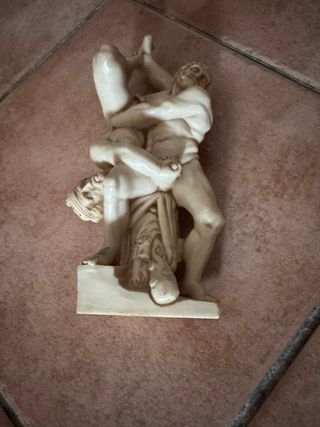 Statua in pietra, beige