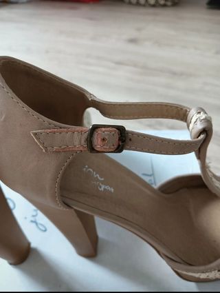 Sandalias beige plataforma crochet