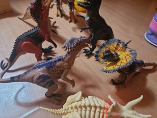 Lote 8 dinosaurios de juguete