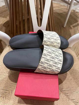 Chanclas Carolina Herrera CH Originales y nuevas