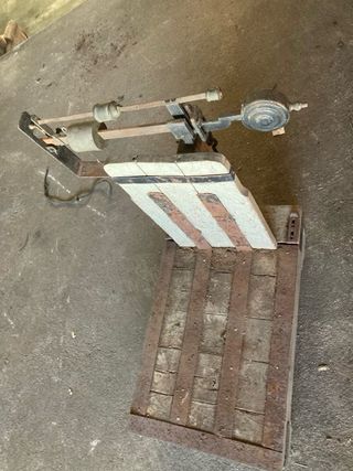 Báscula antigua industrial