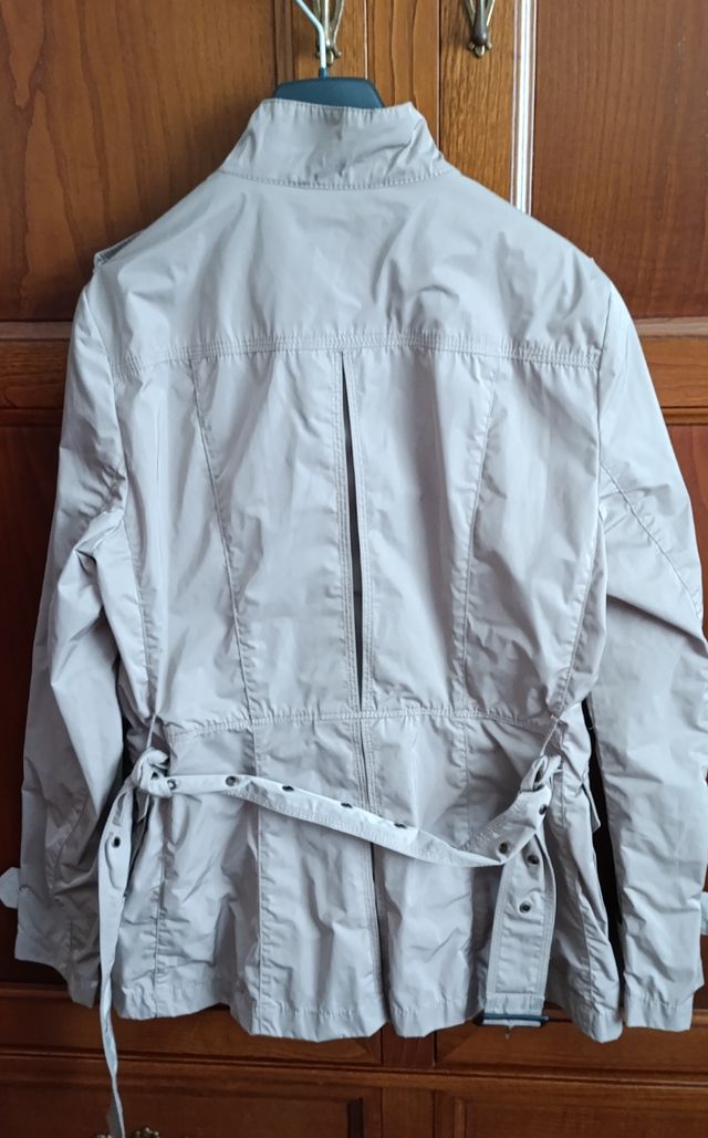 Gabardina beige Pedro del Hierro