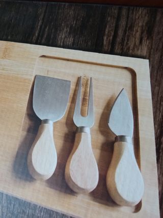 Tagliere per formaggi con 3 utensili