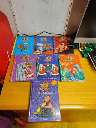 Kika Superbruja y el libro de hechizos (EDICIÓN...