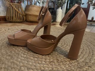 Sandalias tacón beige plataforma