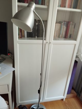 Lampara de pie metalica plata