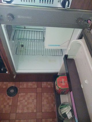 Caravana 370 - mesa plegable Hergo gazela