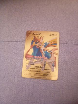Carta Pokémon Charizard VMAX dorada