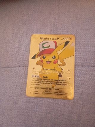 Carta Pokémon Charizard VMAX dorada