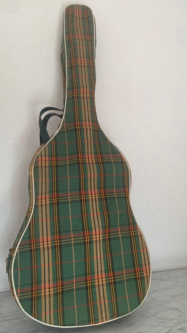 Guitarra clásica Rubenca - Está en Chiclana