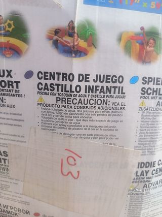 Castillo hinchable INTEX con piscina