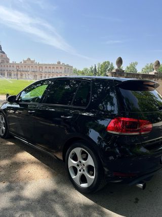 Volkswagen Golf GTI DSG 2012 2.0 TSI 211