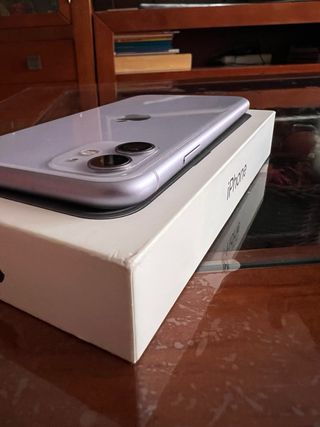 iPhone 11 64GB - Morado