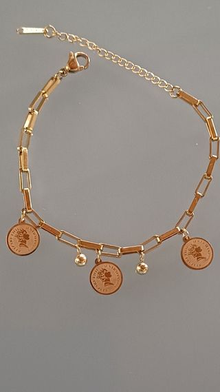 Pulsera Dorada con Monedas Isabelinas 
