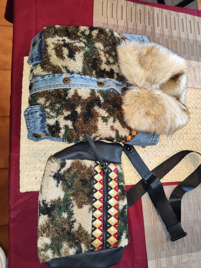 Chaqueta Desigual con Bolso