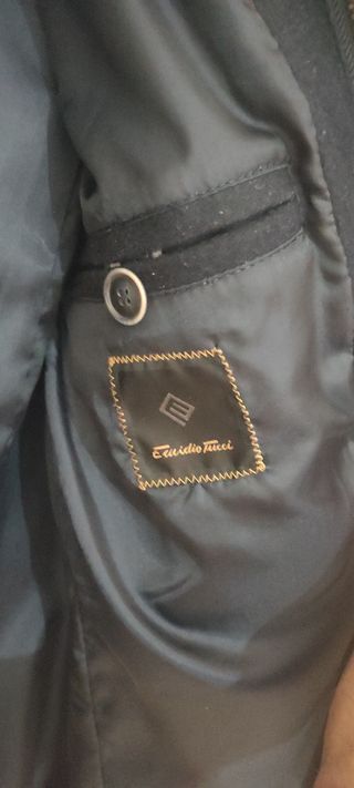 Abrigo paño Emidio Tucci.