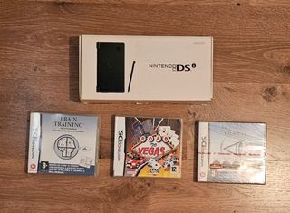 Nintendo DS + 3 juegos (1 a estrenar)
