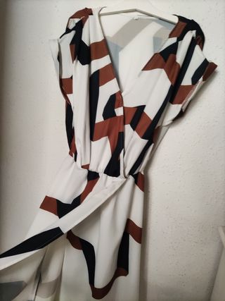 Vestido + gargantilla blanco y marrón estampado M 