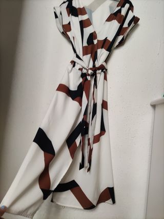 Vestido + gargantilla blanco y marrón estampado M 