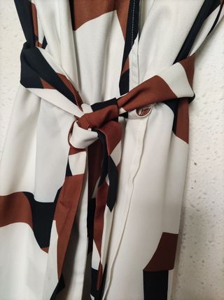 Vestido + gargantilla blanco y marrón estampado M 