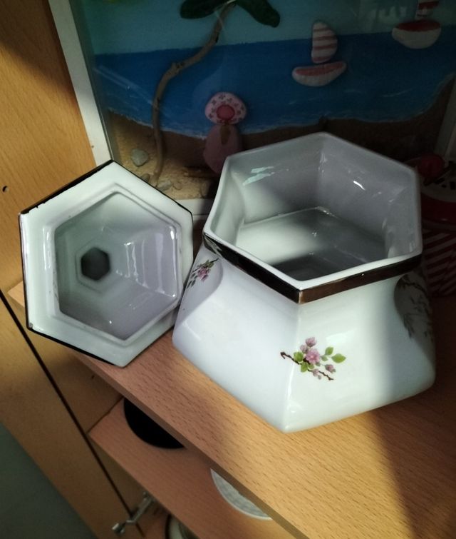 BOTE CERÁMICA VINTAGE CON FLORES Y PLATEADOS