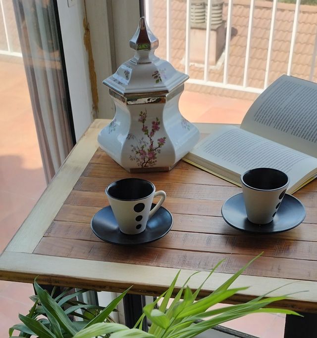 BOTE CERÁMICA VINTAGE CON FLORES Y PLATEADOS