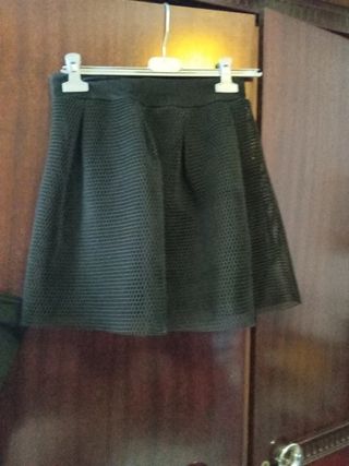 Falda negra skater