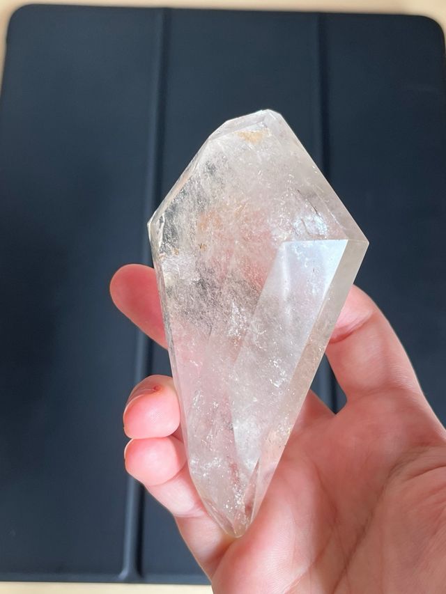 Cuarzo en forma de diamante