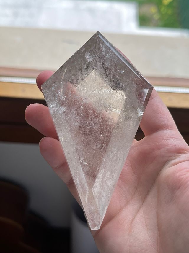 Cuarzo en forma de diamante