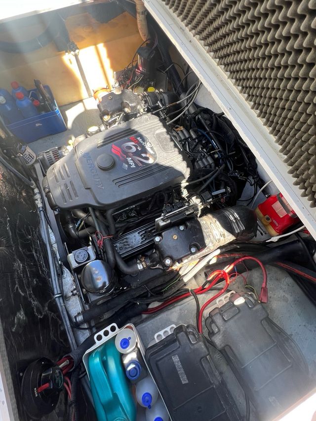 Rinker Fiesta Vee 260: ¡Impecable!