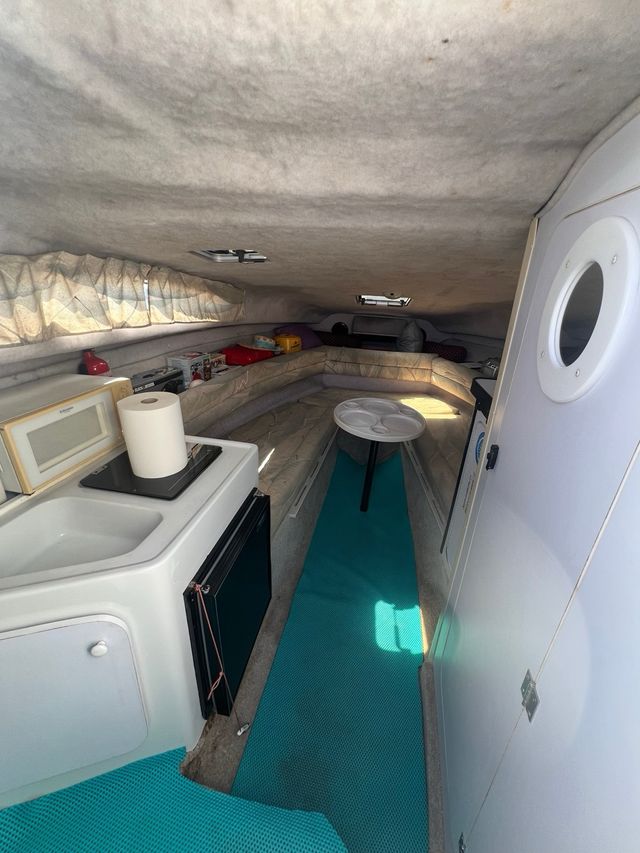 Rinker Fiesta Vee 260: ¡Impecable!