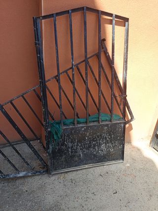 Puerta metálica jardín - Antigua