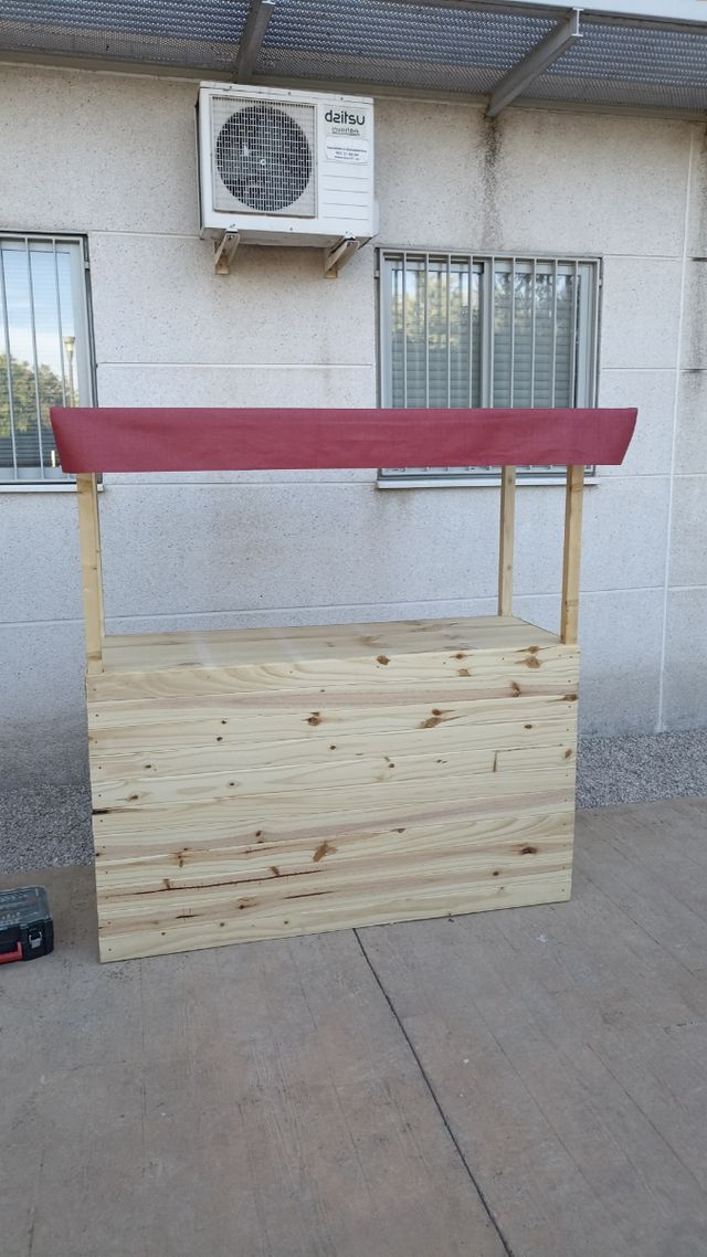 Mini bar de madera