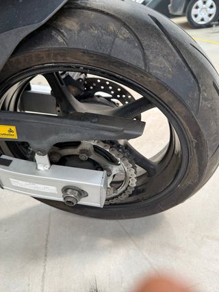 Yamaha FZ6 roja - Moto