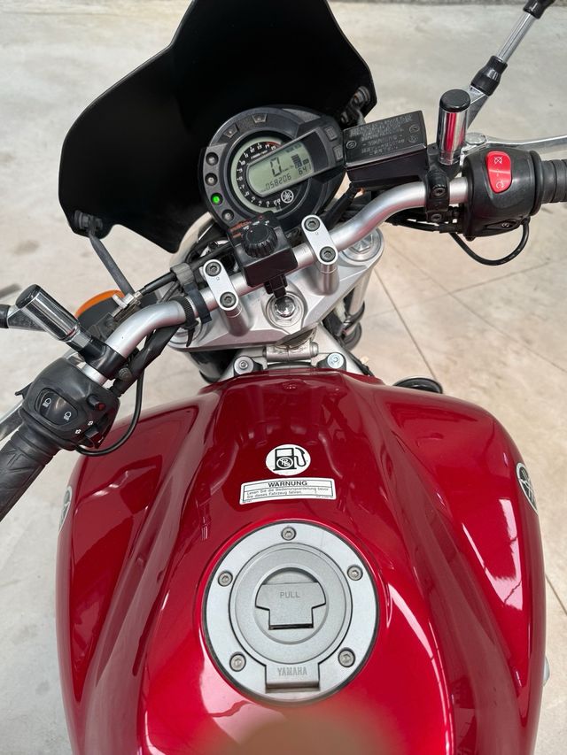 Yamaha FZ6 roja - Moto