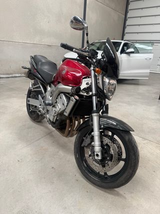 Yamaha FZ6 roja - Moto