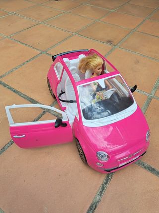 Barbie y Fiat 500 Rosa
