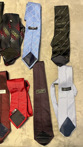 11 Corbatas - Multicolor y Rojas