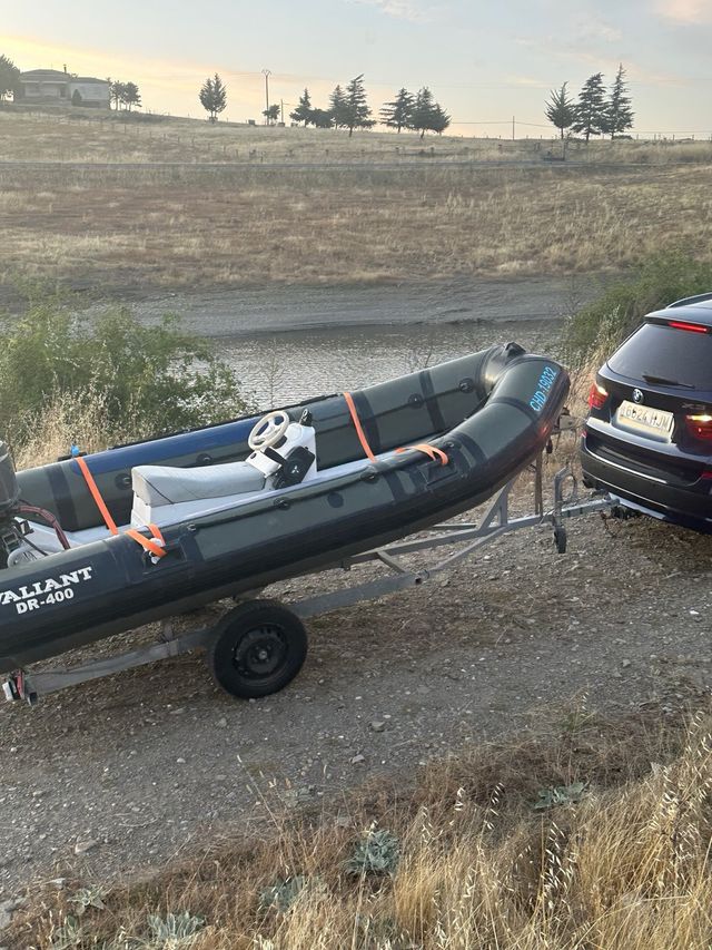 Zodiac Valiant DR-400 Motor Tohatsu 40CV + carro