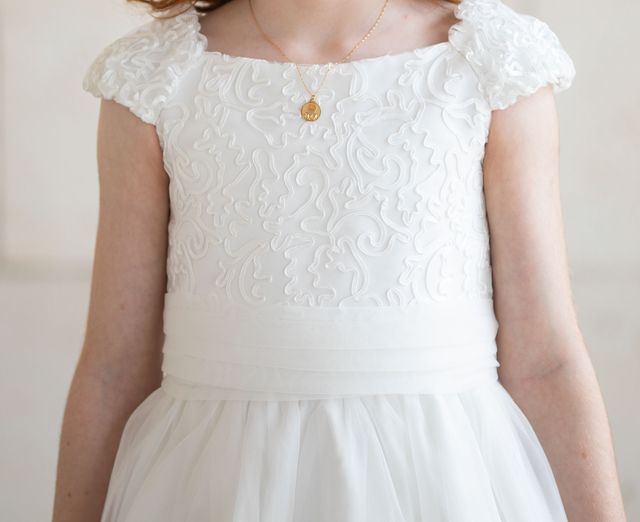 Vestido comunión niña blanco roto. Carmy