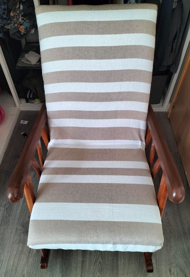 OFERTA!Sillón mecedora vintage rústico, reformada.