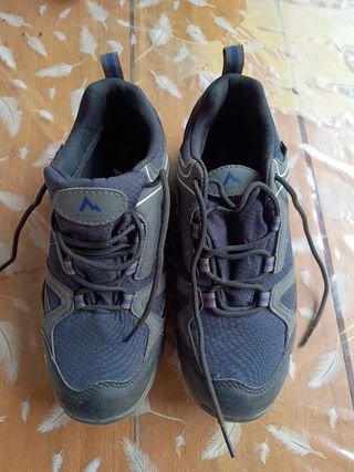 Scarpe trekking blu e nere