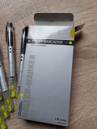 Caja con 10 rotuladores roller-marker nuevos 