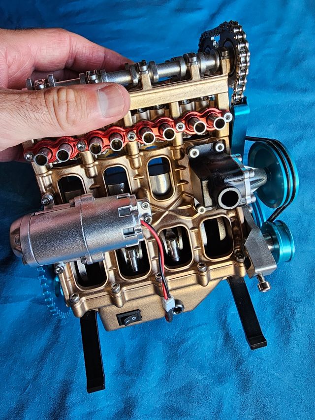 Maqueta eléctrica de motor de combustión 4 tiempos