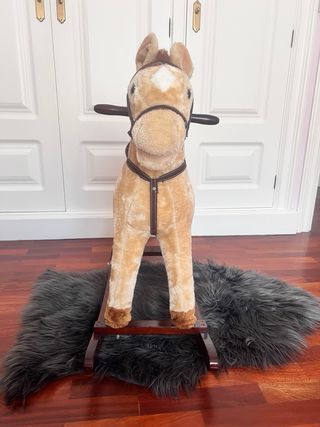 Caballo balancín infantil