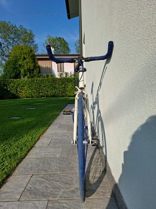Bicicletta Fixed bianca