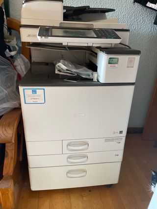 Impresora multifunción RICOH MP C2011