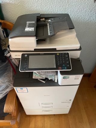Impresora multifunción RICOH MP C2011